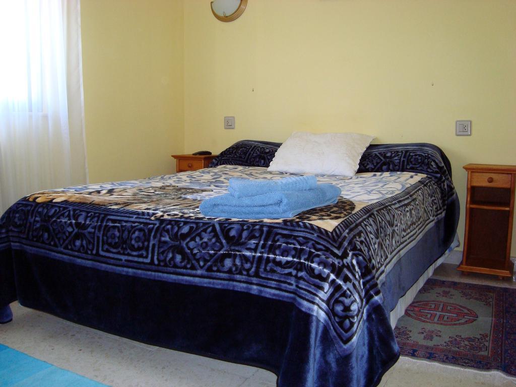Hostal La Ponderosa Sancti Spíritus Værelse billede
